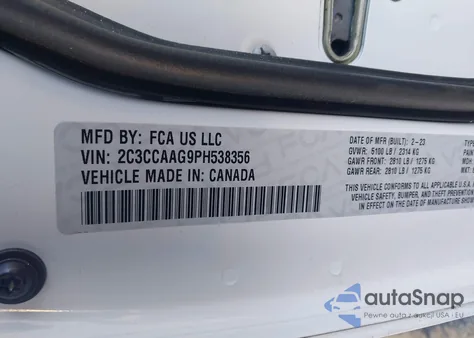 2023 Chrysler 300 Touring z USA, uszkodzony, nr VIN 2C3CCAAG9PH538356